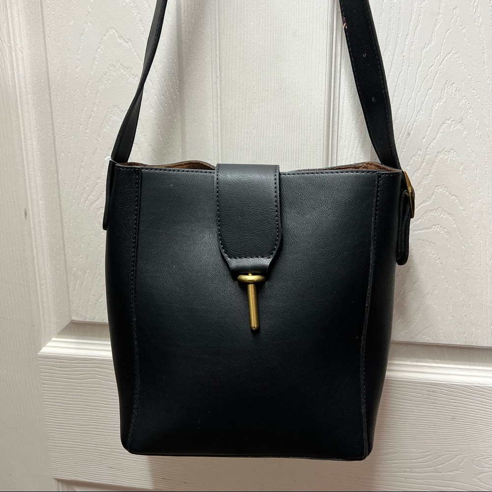 NWT Francesca’s Shoulder bag